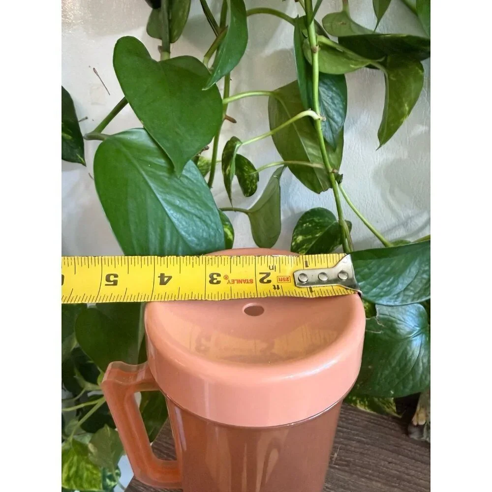 Vintage Peach Plastic Mug with Lid – No Straw